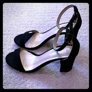 Black chunky block heels